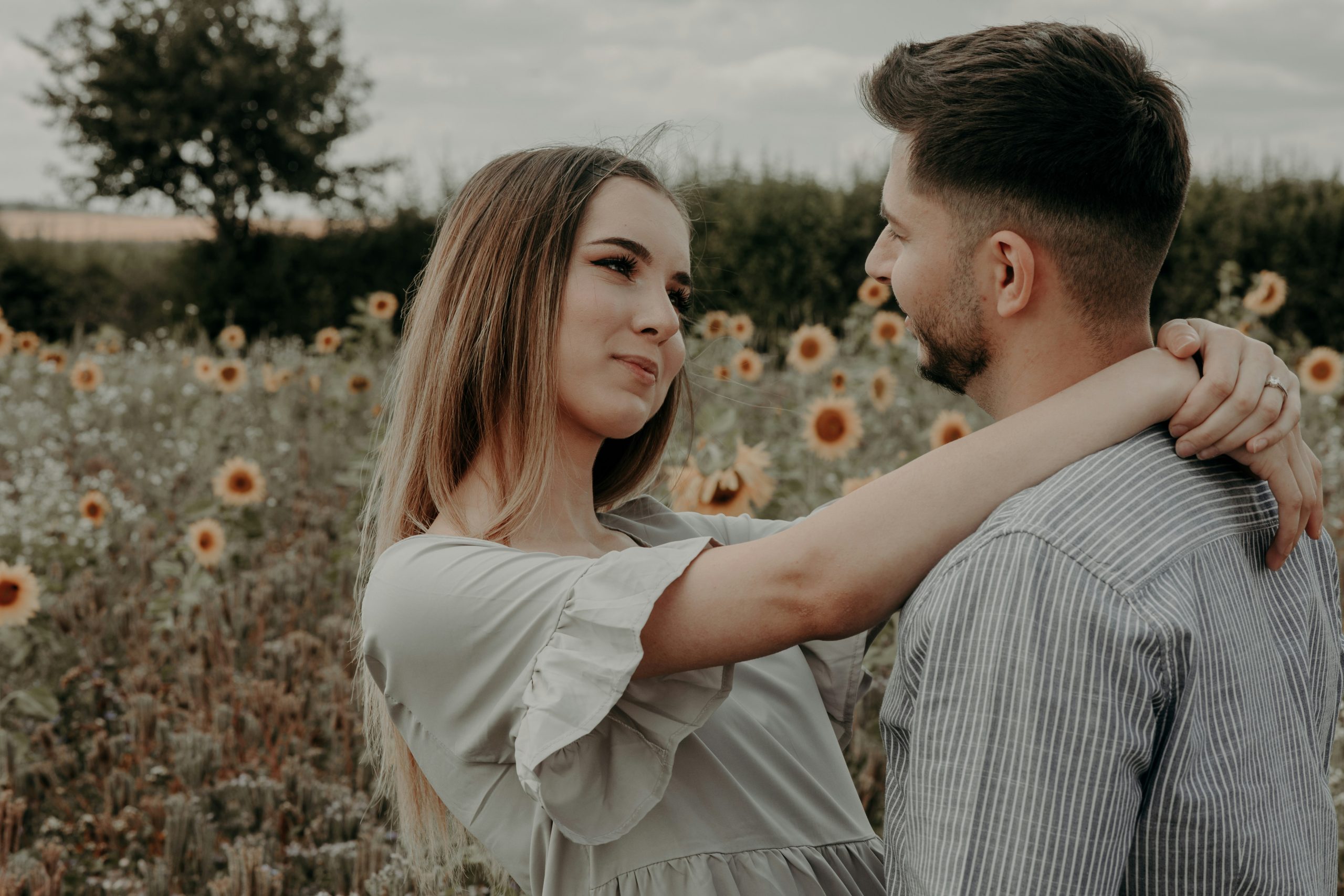 how to tell a guy that you like him how to tell a guy that you like him